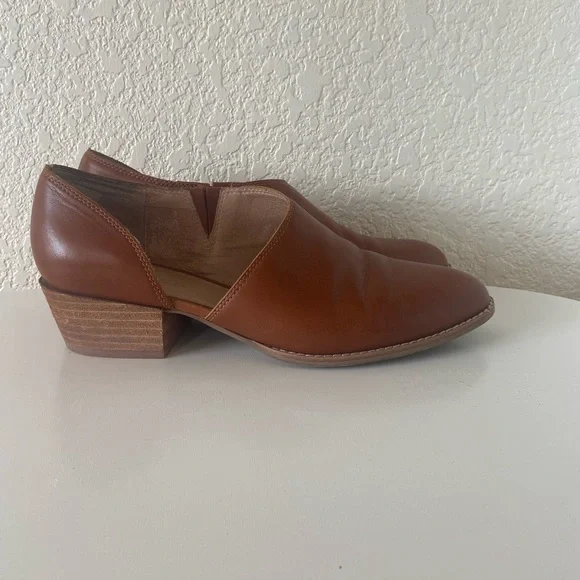 Madewell Lucy Asymmetrical in Leather English Saddle - Picture 4 of 8